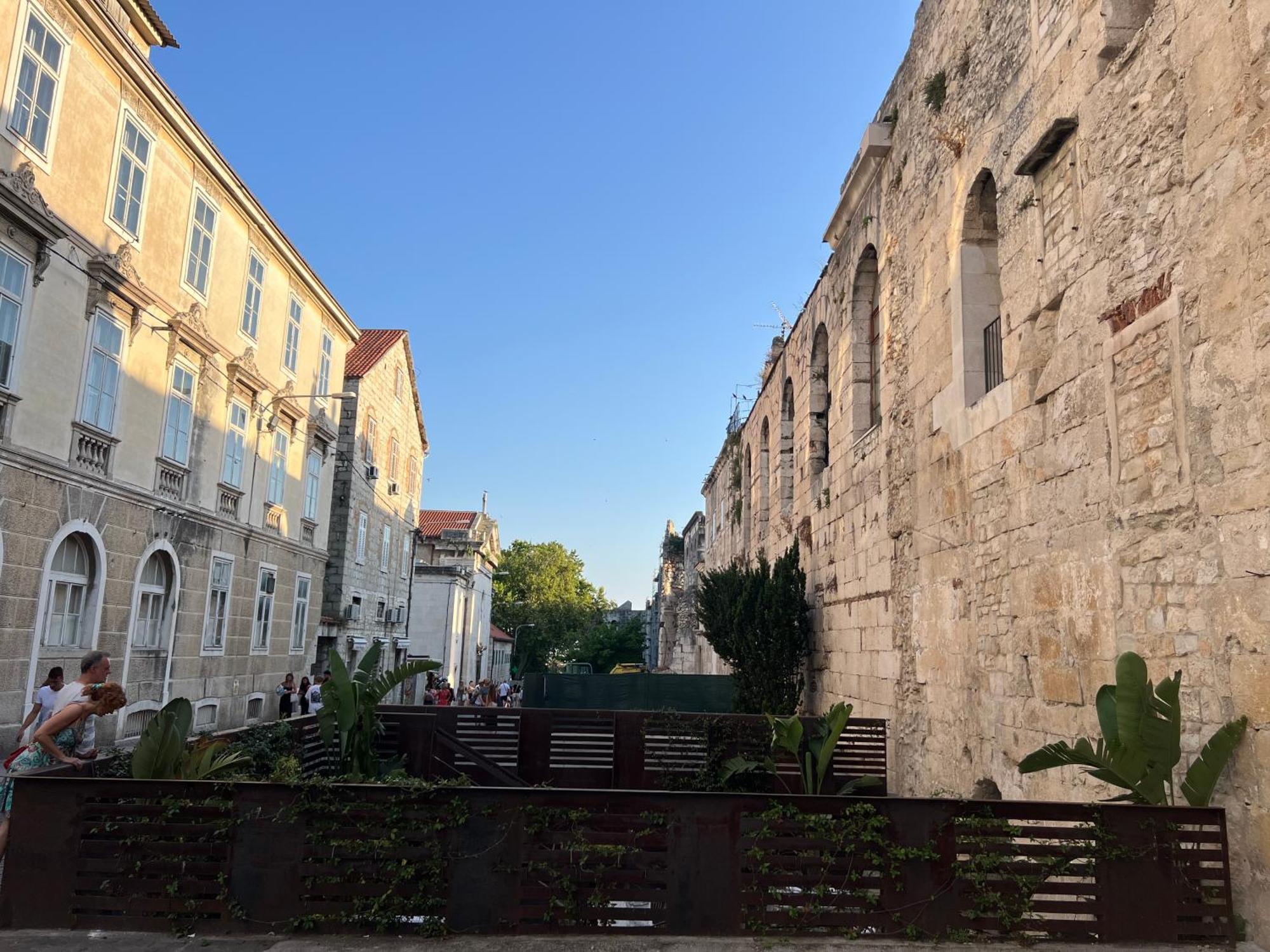 Emperor'S Residence Luxury Room - Unique Unesco Site Split Luaran gambar